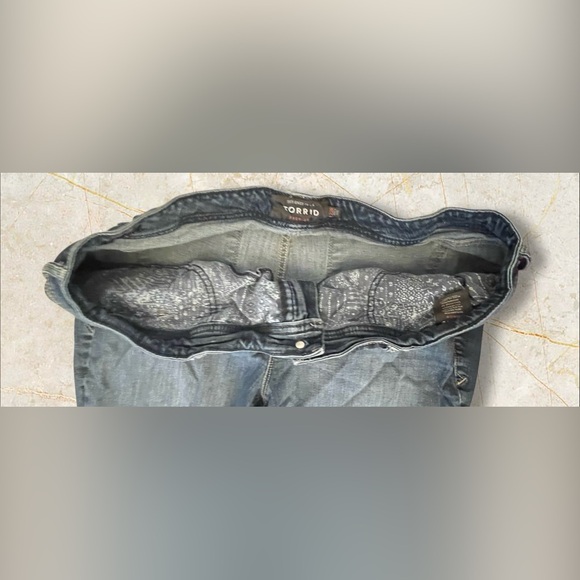 Torrid Jeans - Picture 6 of 9